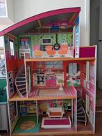 Mooi groot poppenhuis, geen woningnood meer voor uw poppen!, Ophalen, Zo goed als nieuw