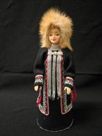 Prachtige folklore pop uit Siberië, Verzamelen, Ophalen of Verzenden, Gebruikt, Pop