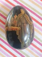 Russisch handbeschilderd ei met heilige en kerk, Antiek en Kunst, Antiek | Religie, Ophalen of Verzenden