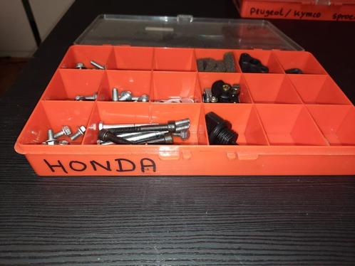 Honda sproeiers en onderdelen divers netjes in Box., Fietsen en Brommers, Brommeronderdelen | Oldtimers, Zo goed als nieuw, Overige merken