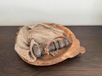 Houten schaal sober en stoer beschikbaar voor biedingen