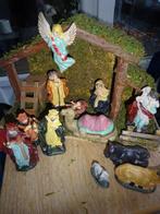kerststal 39 cm met 12 beeldjes, Diversen, Kerst, Ophalen, Zo goed als nieuw