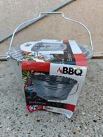 Kleine nieuwe barbecue., Tuin en Terras, Houtskoolbarbecues, Ophalen of Verzenden, Nieuw, BBQ, Met accessoires