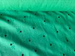 Stof katoen licht groen met motief en gaatjes lap is 5 meter, Hobby en Vrije tijd, Stoffen en Lappen, 120 cm of meer, Ophalen of Verzenden
