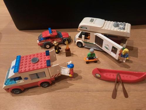 Legoset caravan, brandweer en ambulance, Kinderen en Baby's, Speelgoed | Duplo en Lego, Zo goed als nieuw, Lego, Complete set