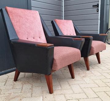 Set van 2 retro vintage fauteuils, deels nieuwe stoffering  beschikbaar voor biedingen