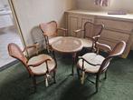 Biezestoelen en tafel, Ophalen