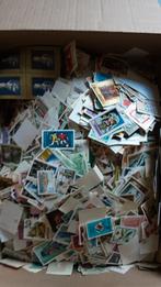 Doos met 4.5 kg oost europa, Postzegels en Munten, Postzegels | Volle albums en Verzamelingen, Ophalen of Verzenden, Buitenland