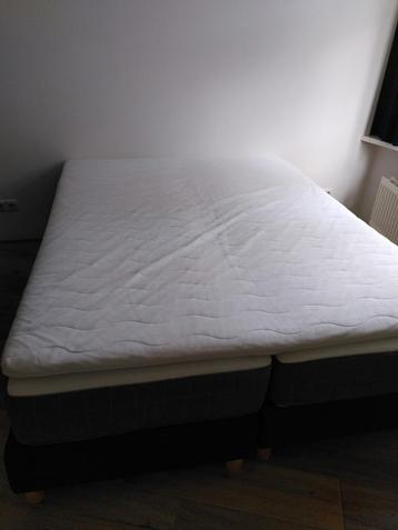 boxspring ikea hovag en sultan topper en beschermhoes beschikbaar voor biedingen