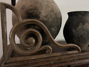 Klein oud houten ornamentje decoratie sober sleets beschikbaar voor biedingen