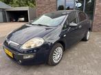 Fiat Punto Evo 1.4 Dynamic 5 drs Airco apk tot 15-07-2026, Voorwielaandrijving, Stof, Gebruikt, Zwart