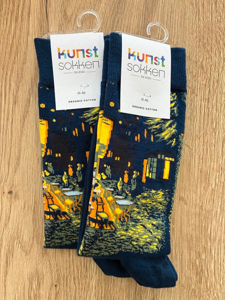 Kunst Sokken - Van Gogh Café Terrace - Maat 41-46, Kleding | Dames, Sokken en Kousen, Nieuw, Sokken en Kniesokken, Overige maten