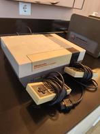Nintendo NES met 10 spellen, joystick en game genie, Ophalen of Verzenden, Zo goed als nieuw, Met 2 controllers