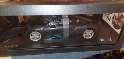 Paragon 1/18 BMW i8 Sophisto Grey, Hobby en Vrije tijd, Modelauto's | 1:18, Zo goed als nieuw, Auto, Overige merken, Ophalen of Verzenden