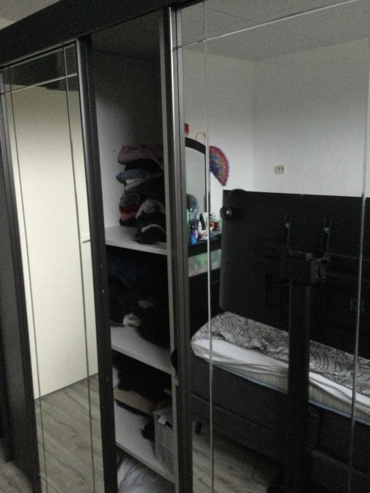 Slaapkamer kledingkast, Huis en Inrichting, Kasten | Kledingkasten, Gebruikt, 200 cm of meer, 200 cm of meer, 50 tot 75 cm, Met deur(en)