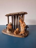 Antieke kerstgroep met houten stalletje., Diversen, Kerst, Ophalen of Verzenden, Zo goed als nieuw