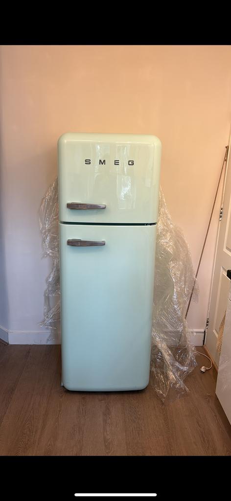 Smeg koelkast lichtblauw, Witgoed en Apparatuur, Koelkasten en IJskasten, Met vriesvak, 200 liter of meer, 160 cm of meer, 45 tot 60 cm
