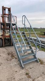 Stalen trap trappen, Ophalen, Zo goed als nieuw, 2 tot 4 meter