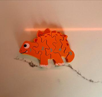 Houten  Puzzel- dino met 5 stukjes beschikbaar voor biedingen