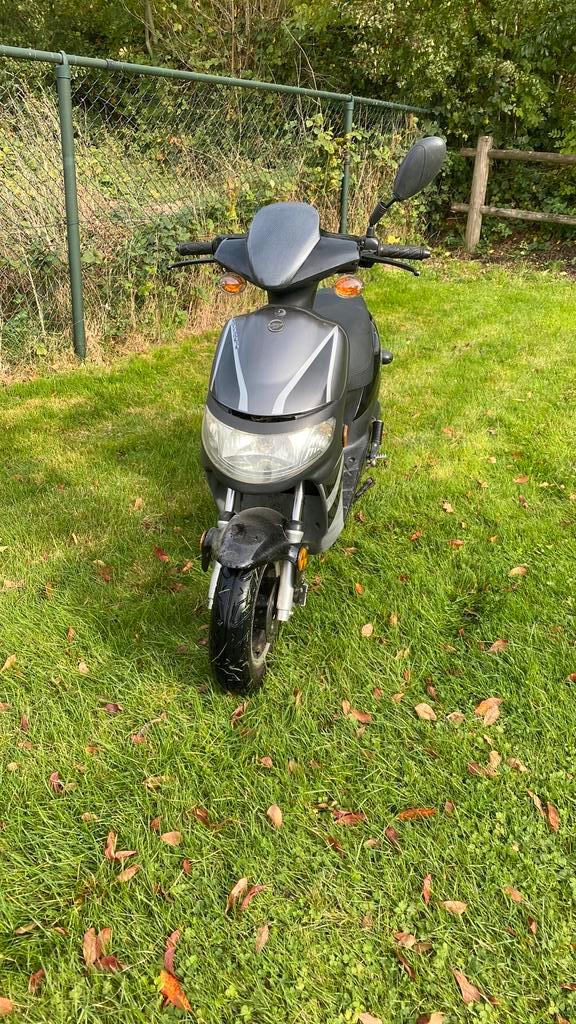 keeway hurricane 2t 50cc, Fietsen en Brommers, Snorfietsen en Snorscooters, Zo goed als nieuw, Overige merken, Ophalen