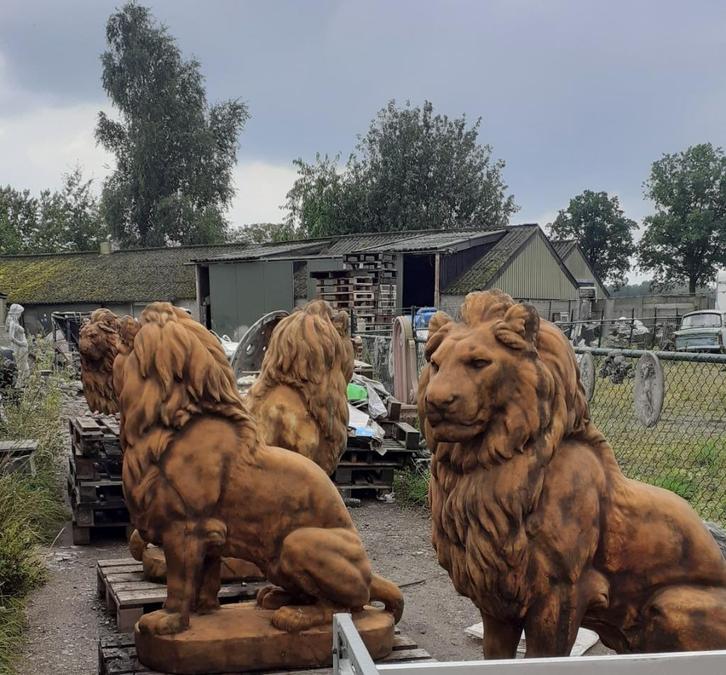Set grote leeuwen, Tuin en Terras, Tuinbeelden, Nieuw, Dierenbeeld, Beton, Ophalen of Verzenden