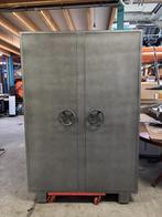 kleding kast, Ophalen, 100 tot 150 cm, Zo goed als nieuw, Metaal