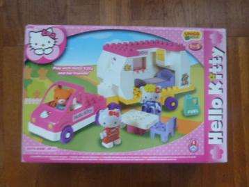 Hello Kitty - Auto met Aanhang Kampeerwagen beschikbaar voor biedingen