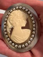 Vintage Camee Broche Zilverkleurig, Sieraden, Tassen en Uiterlijk, Broches, 4 tot 7 cm, Gebruikt, Beige, Ophalen of Verzenden