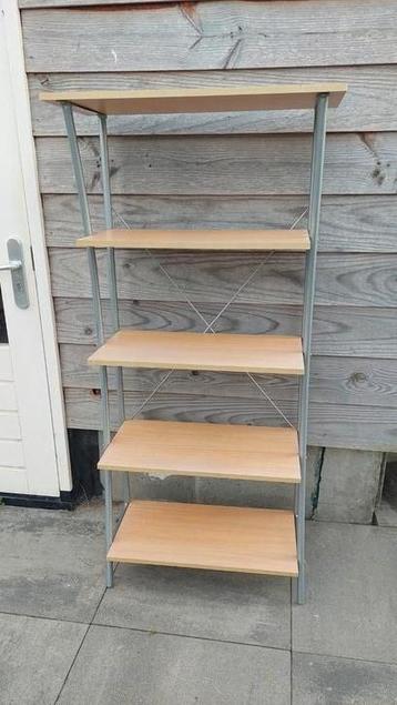 Boekenkast 5 planken beschikbaar voor biedingen