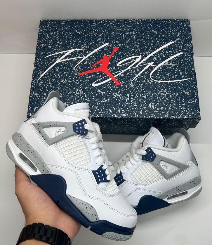 Nike Jordan 4 Retro Midnight Navy maat 35,5, Kleding | Heren, Schoenen, Nieuw, Sneakers of Gympen, Overige kleuren, Ophalen of Verzenden