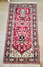 Handgeknoopt wollen vloerkleed met franjes - 135x63cm, 100 tot 150 cm, Zo goed als nieuw, Rechthoekig, Rood