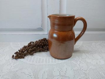 Franse gres kan, waterkan beschikbaar voor biedingen