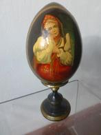 handgeschilderd groot Houten Russisch Sier-Ei op Standaard, Antiek en Kunst, Verzenden