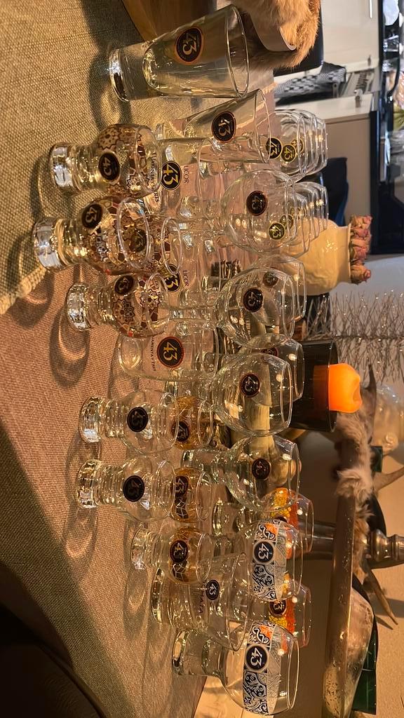 CUARENTA Y TRES GLAZEN, Verzamelen, Glas en Borrelglaasjes, Zo goed als nieuw, Overige typen, Ophalen of Verzenden