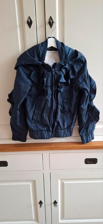 Le chic jas beschikbaar voor biedingen