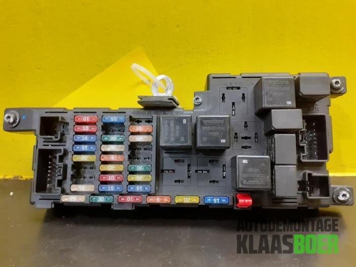 Zekeringkast van een Volvo V70, Auto-onderdelen, Elektronica en Kabels, Volvo, Gebruikt, 6 maanden garantie, 12 maanden garantie