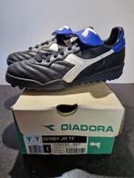 Nieuwe Diadora Turf Voetbalschoenen - Maat 37, Ophalen of Verzenden, Nieuw, Schoenen