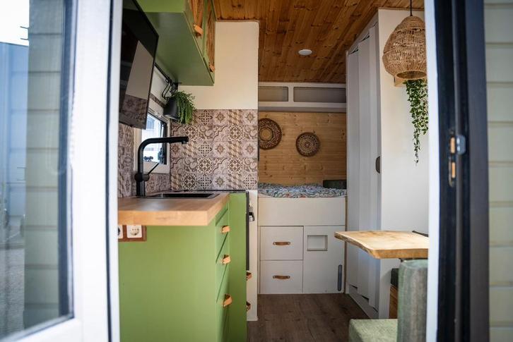 Tiny house/kantoor/reclame object op wielen, Caravans en Kamperen, Campers, Particulier, tot en met 3, Buscamper of Camperbus