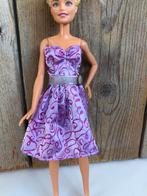 Barbie paarse feestjurk, Kinderen en Baby's, Speelgoed | Poppen, Ophalen of Verzenden, Gebruikt, Barbie