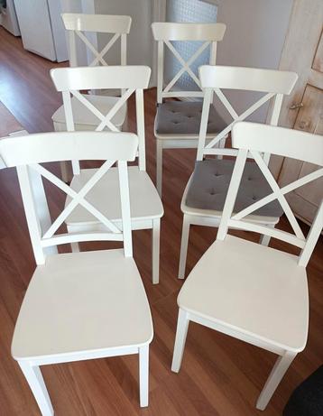 Eetkamerstoelen  beschikbaar voor biedingen