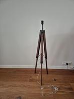 Vloerlamp driepoot bruin hout, Huis en Inrichting, Lampen | Vloerlampen, Ophalen, 150 tot 200 cm, Hout, Landelijk