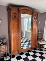 Antieke linnenkast / kledingkast met mooie details, Ophalen