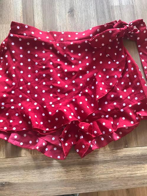 Kortebroek rok mt L rood met witte stippen, Kleding | Dames, Broeken en Pantalons, Zo goed als nieuw, Maat 42/44 (L), Rood, Kort