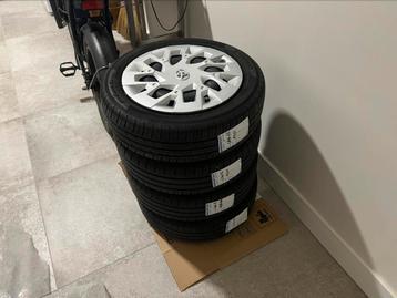 Toyota Aygo set velgen met zomerbanden 165/60/R15 beschikbaar voor biedingen