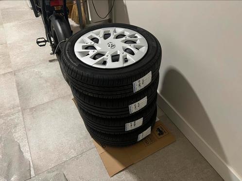 Toyota Aygo set velgen met zomerbanden 165/60/R15, Auto-onderdelen, Banden en Velgen, Banden en Velgen, Zomerbanden, 15 inch, 165 mm