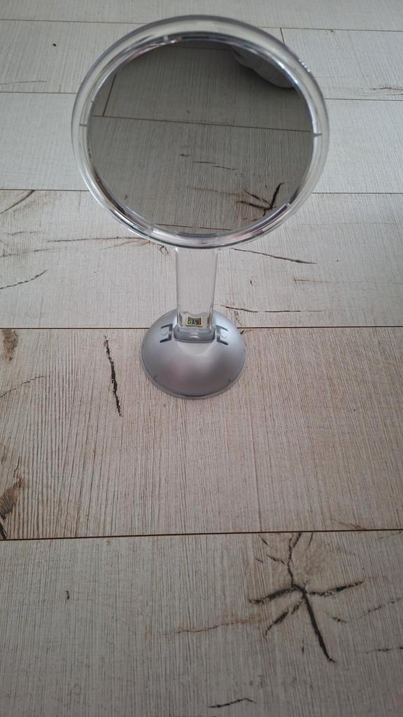 Make-up spiegel met zuignap, Huis en Inrichting, Woonaccessoires | Spiegels, Zo goed als nieuw, Minder dan 50 cm, Minder dan 100 cm
