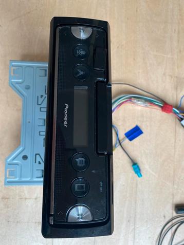 Pioneer SPH-10BT Autoradio met Telefoonhouder beschikbaar voor biedingen