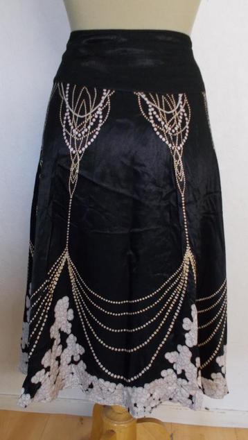 Mooie zwarte lange/maxi print rok! L beschikbaar voor biedingen