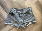 Levi’s dames zomer short grey denim mt 28, Kort, Ophalen of Verzenden, Zo goed als nieuw, Maat 36 (S)