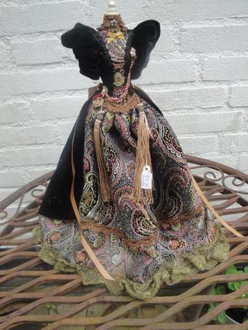 folklore paspopje handgemaakt beschikbaar voor biedingen